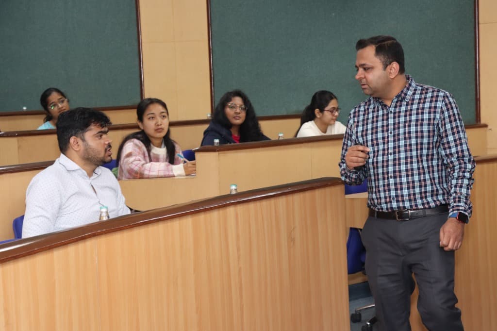 Interactive session with students and researchers